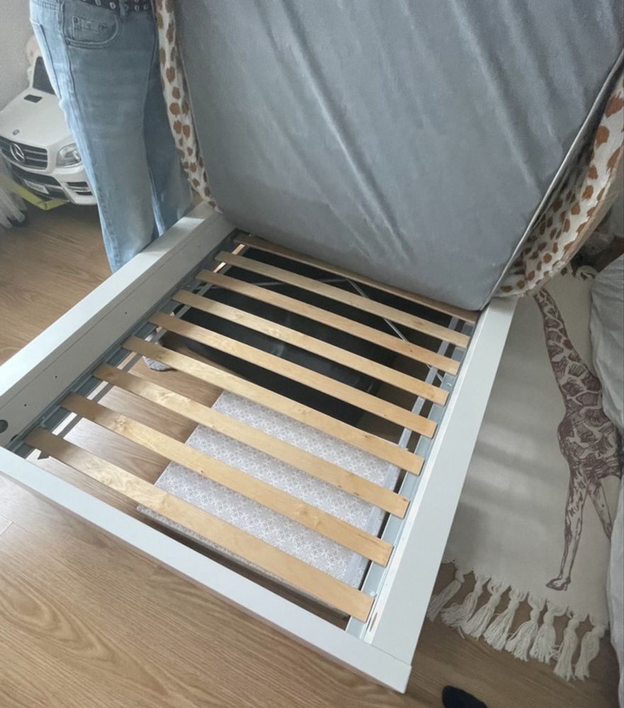 Cama solteiro como nova