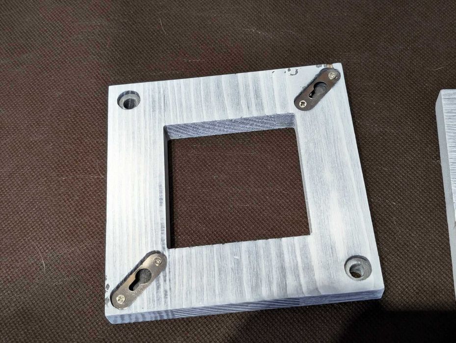 Elegancki zestaw trzech półek