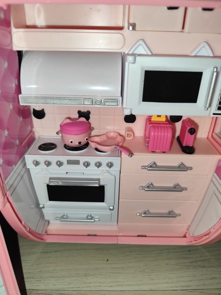 Na Na Na Surprise Kitty Cat Camper Kamper