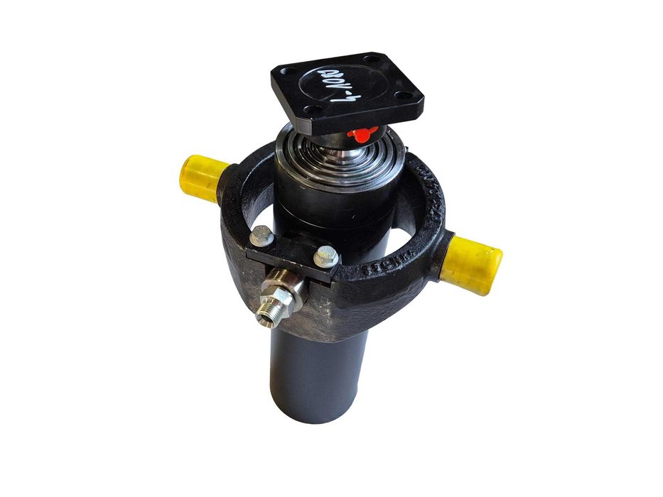 Siłownik do przyczepy wywrotki  6 Ton skok 108 cm  z kołyską