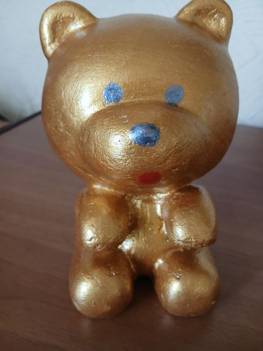 Медвежонок из гипса