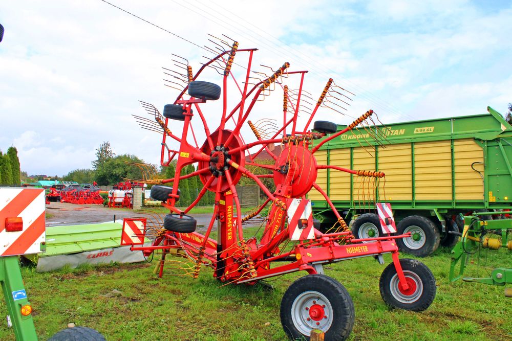 Zgrabiarka dwukaruzelowa NIEMEYER Zegler TWIN 715 S 2 karuzelowa