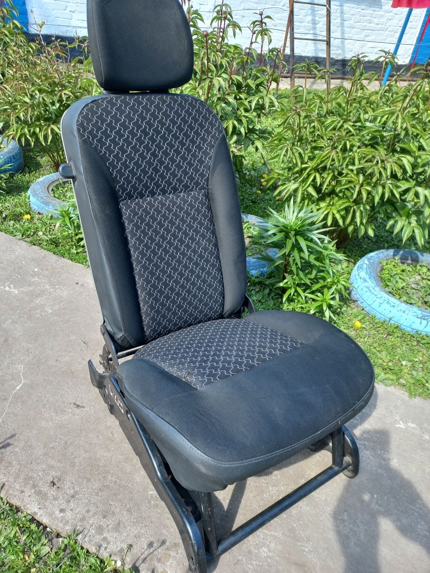 Пасажирське крісло рено кенго2 renault kangoo 2 для повного складання