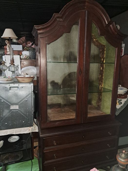 Móvel cristaleira madeira  macica