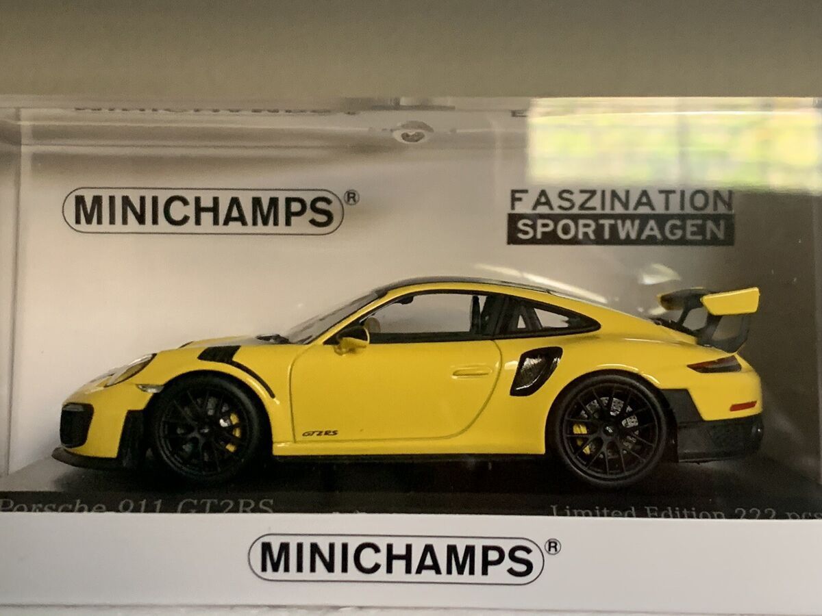 Minichamps 1:43 Porsche 911 GT2 RS ano 2018