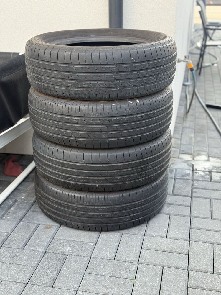 Opony Goodyear Efficient Groip performance 215/60 R17 96H