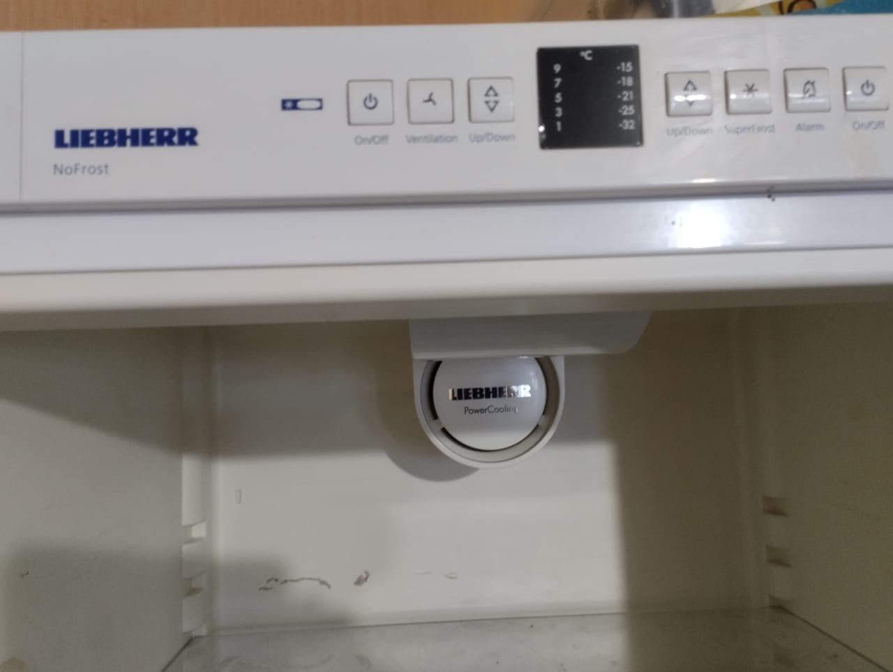 Продам холодильник Liebherr CN 4003