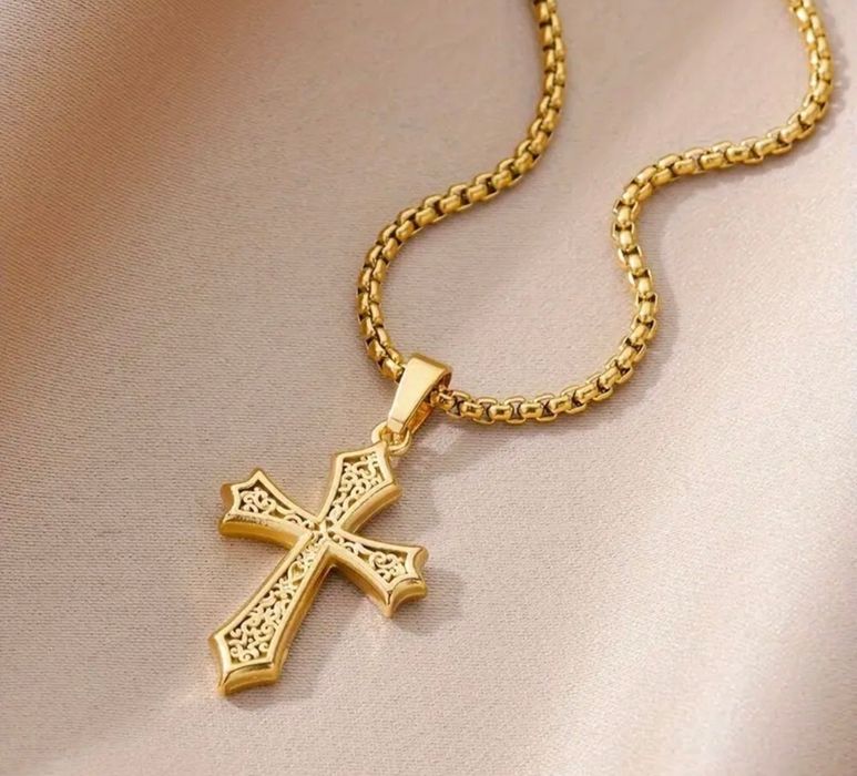 Złoty łańcuszek z Krzyżem Krzyżykiem Biżuteria Religijna