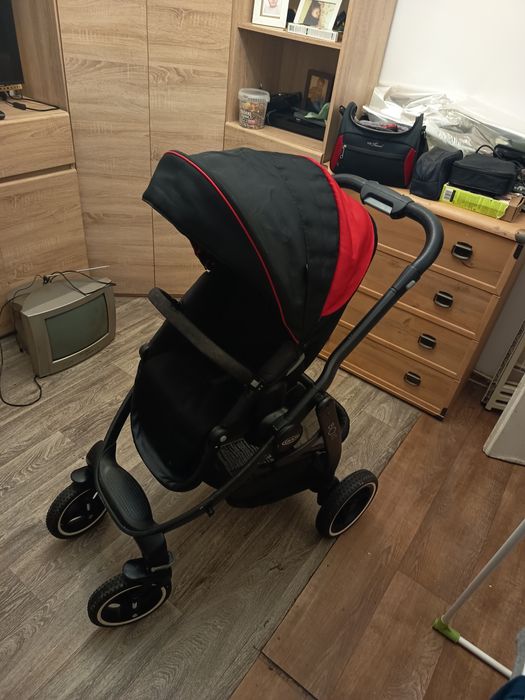 Wózek spacerowy dla dziecka pilnie