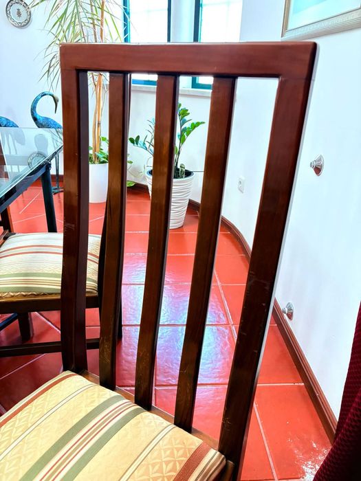 Conjunto de Cadeiras em Seda (30€ x 6 - Madeira Cerejeira)