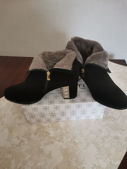 Ботинки зимние чёрные натуральный замш и мех пр-во Турция размер 40