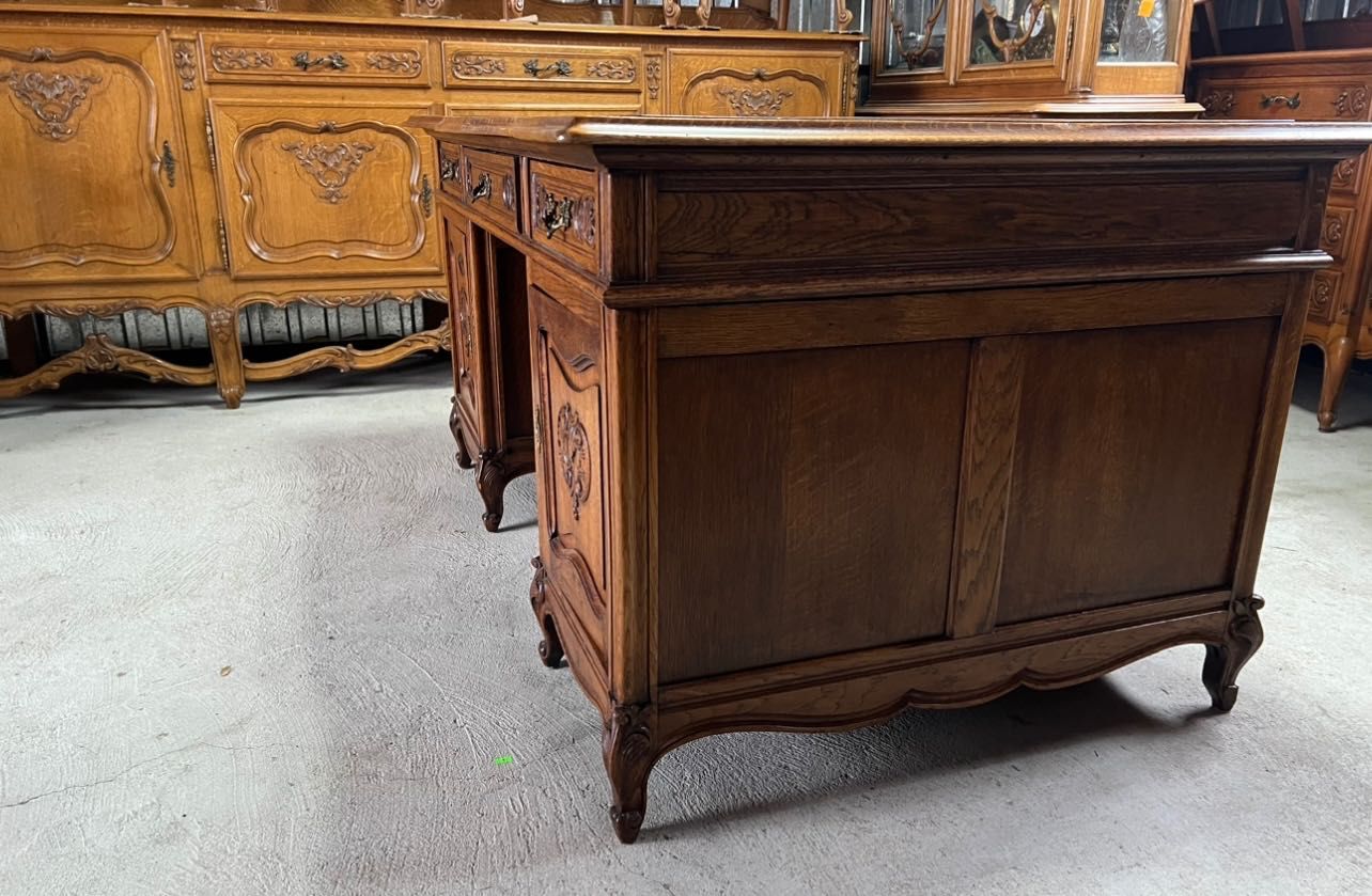 Duże dębowe dwustronne biurko w stylu Ludwika