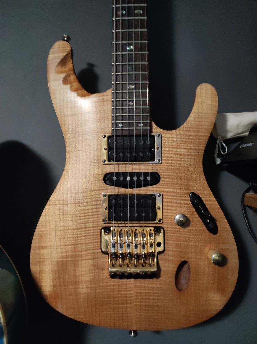 Gitara Ibanez egen8