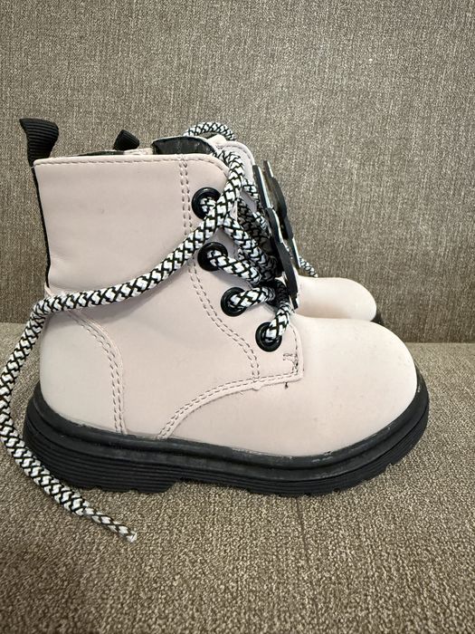 Черевички демі на дівчинку