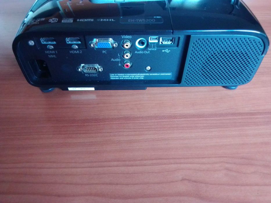 Projector Epson EH-TW5200.