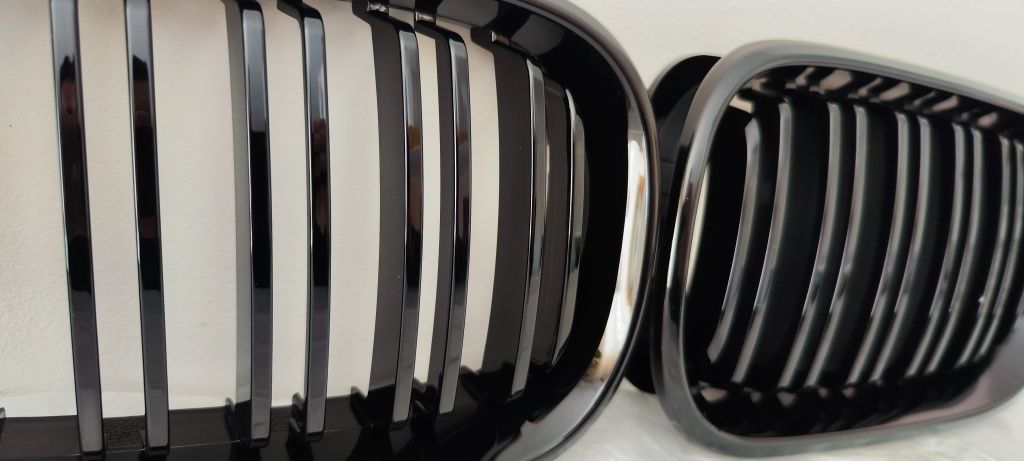 Grelhas capot M BMW Série 3 E46 fase 2 - 01'-05' - novas
