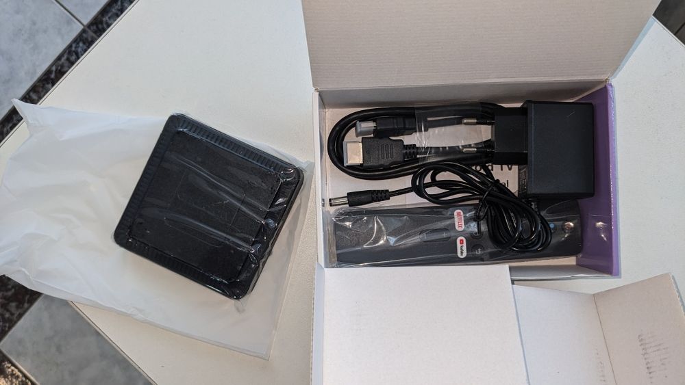 Смарт ТВ приставка  q7 8/128 gb, 14 Android