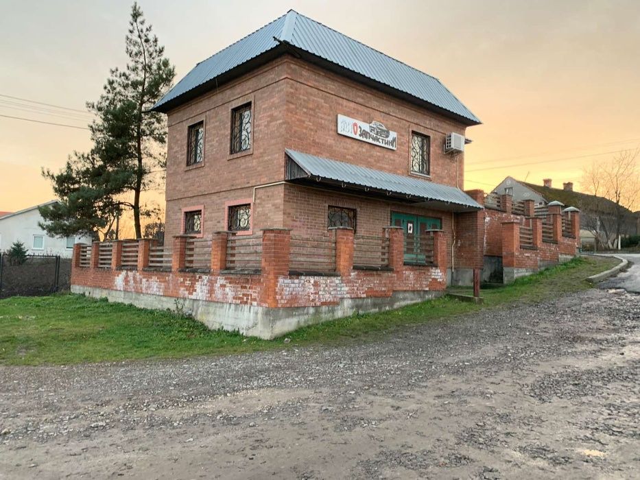 Продам магазин-склад в м Бібрка