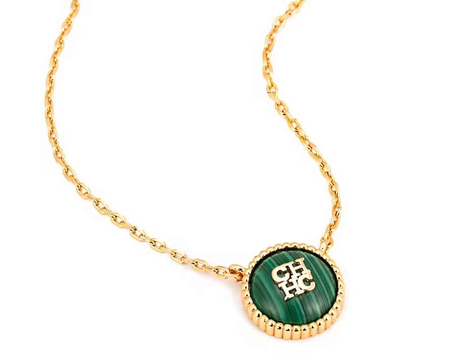 Brincos e fios Ch novos