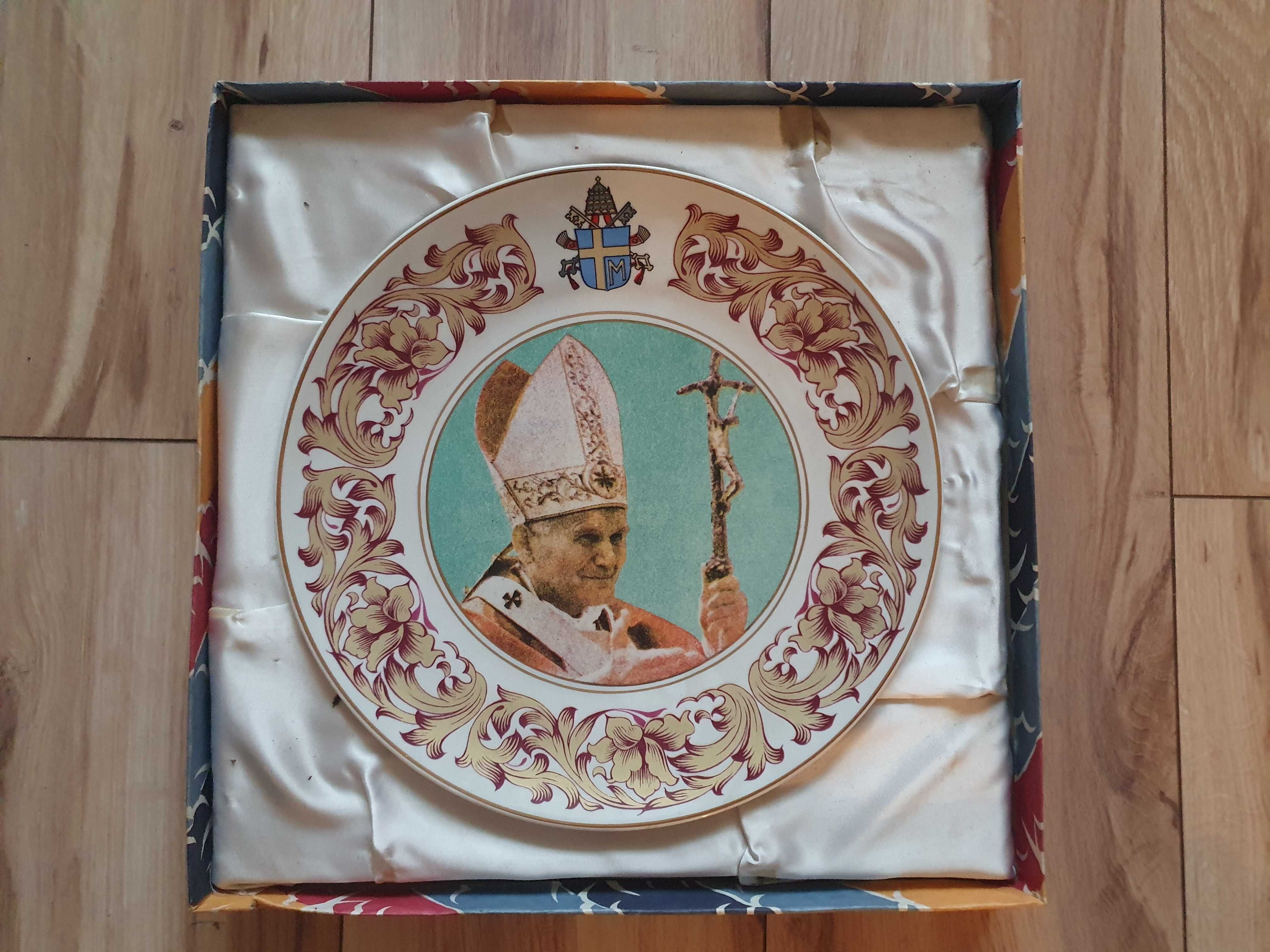 Talerz Porcelanowy z wizerunkiem Papieża Jana Pawła II PRL z podpisem