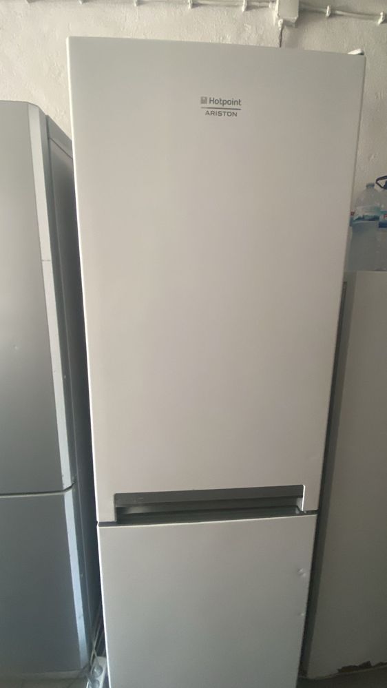 Frigorifico hotpoint combinado branco