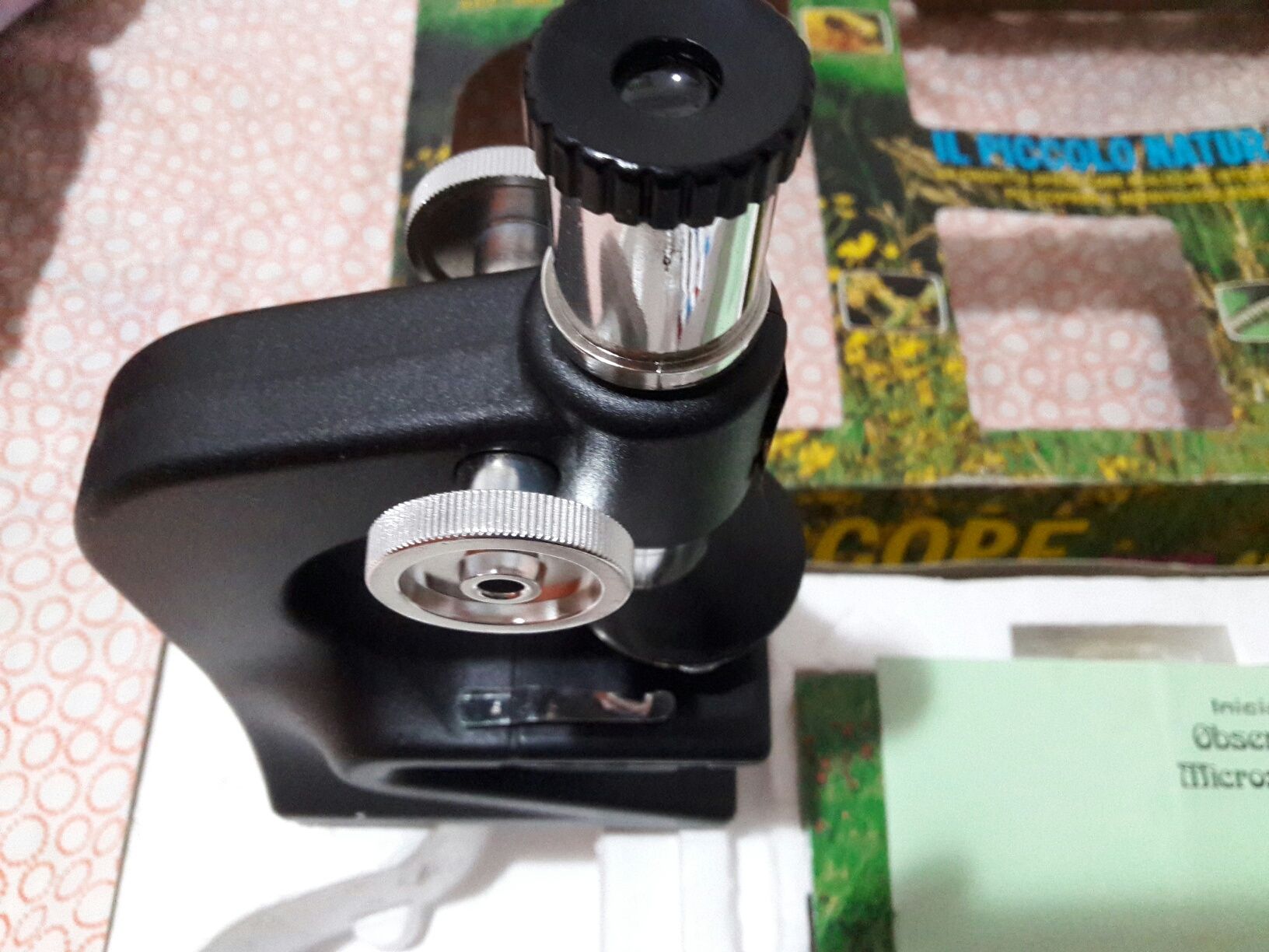 Microscópio com micro slides