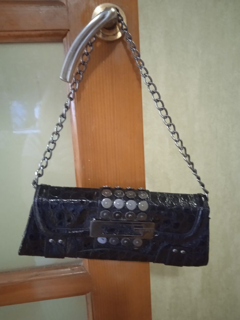 Женская сумочка,фирмы  Guess no