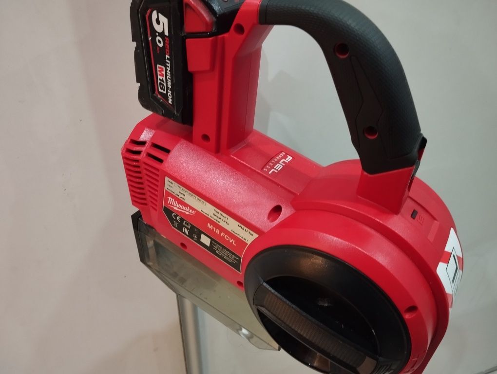 Milwaukee M18 FCVL FUEL odkurzacz akumulatorowy 18v  5.0ah