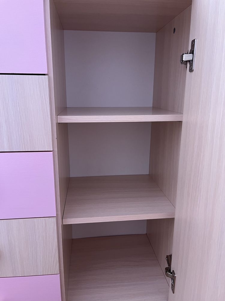 Komplet mebli do pokoju dziecięcego