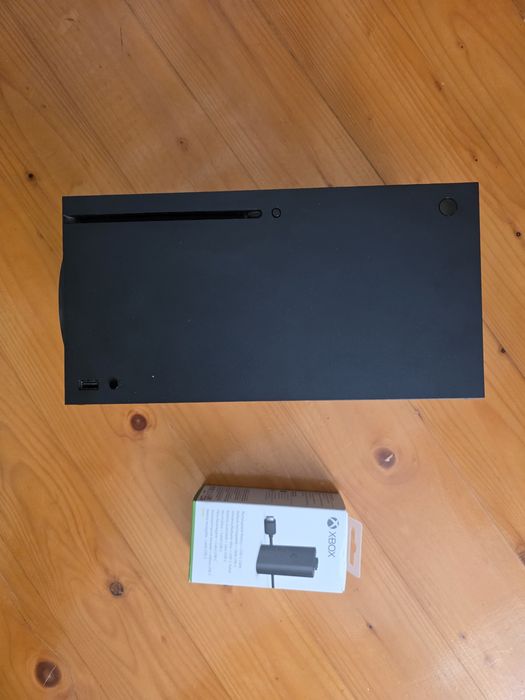 Xbox series x + акумулятор для джойстика