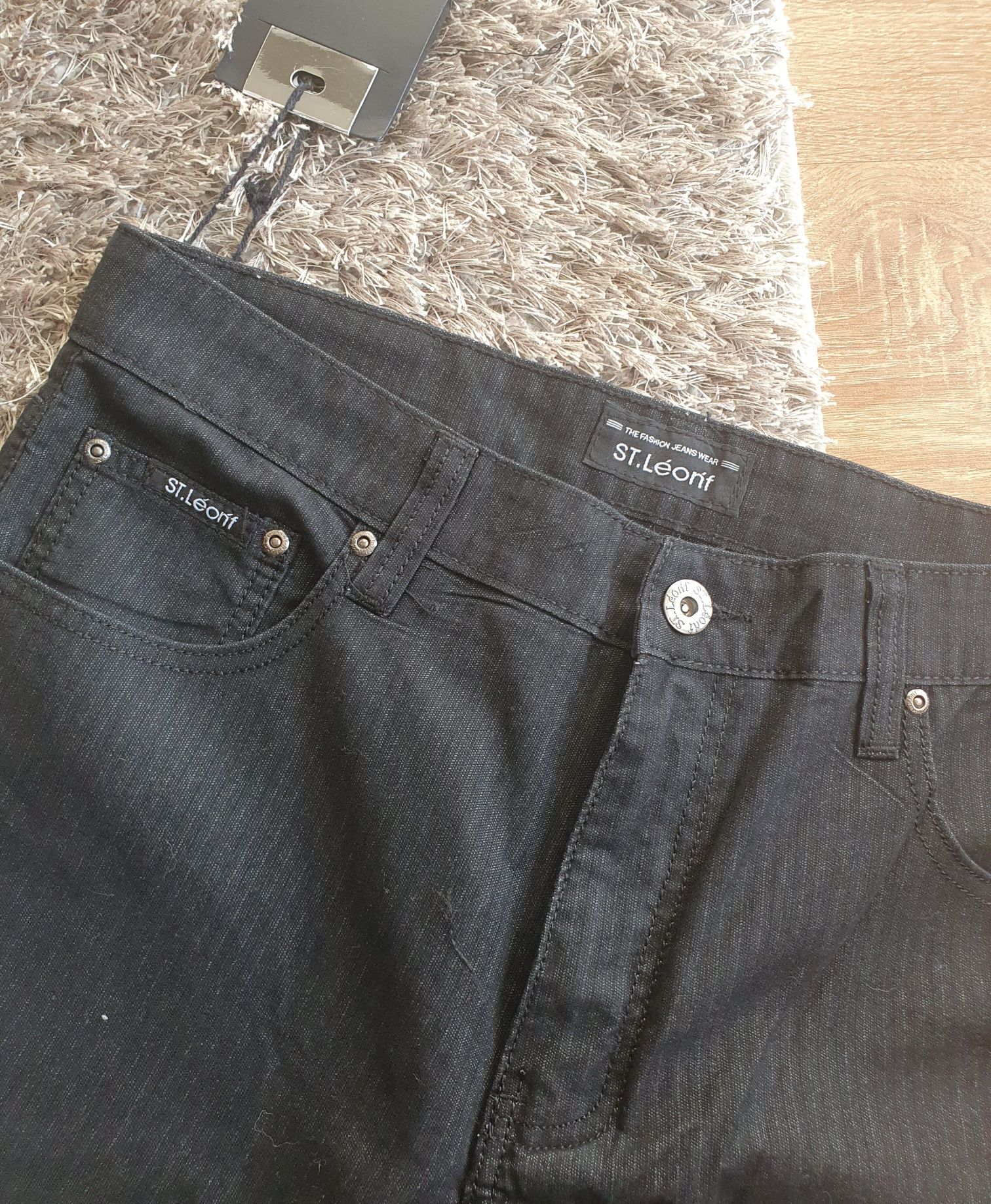 Męskie czarne spodnie w prążek.St.Leon'f,.XL