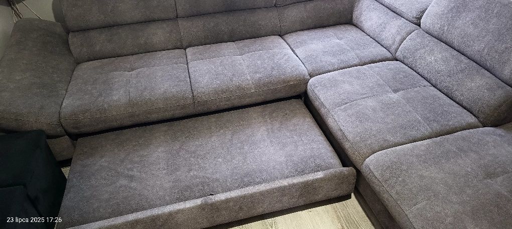 Duży narożnik z funkcją spania