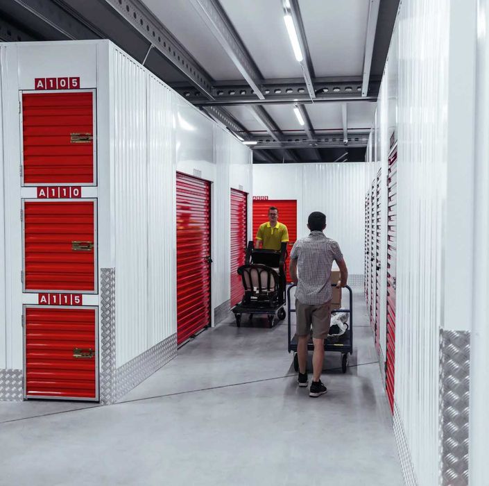 Склад для хранения вещей ячейка, кладовка, контейнер, бокс аренда