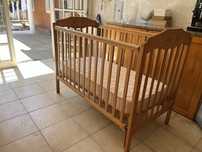 Cama de grades madeira