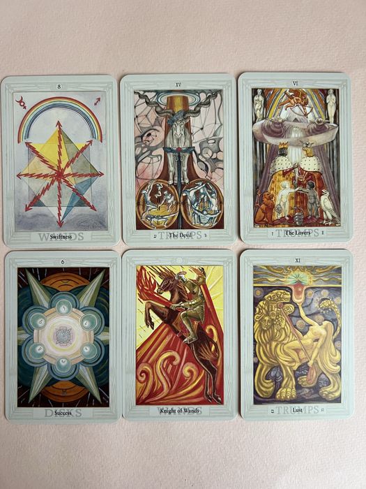 Розпродаж колод таро