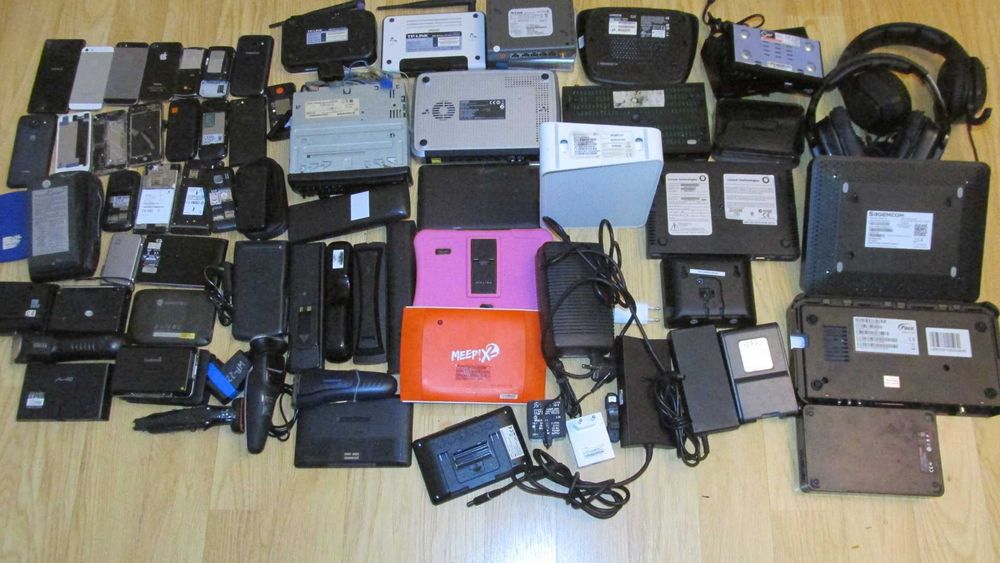 Routery telefony nawigacje tablety słuchawki i inne ok 71szt