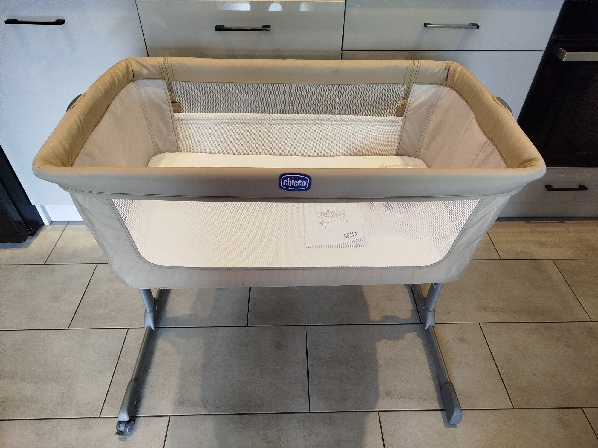 Łóżeczko dostawne Chicco Next2me Essential Dune