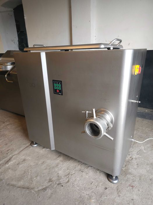 Wilk do mięsa ZASYPOWY KĄTOWY MADO Ultra2,  9kw, 114mm, 2 biegi.