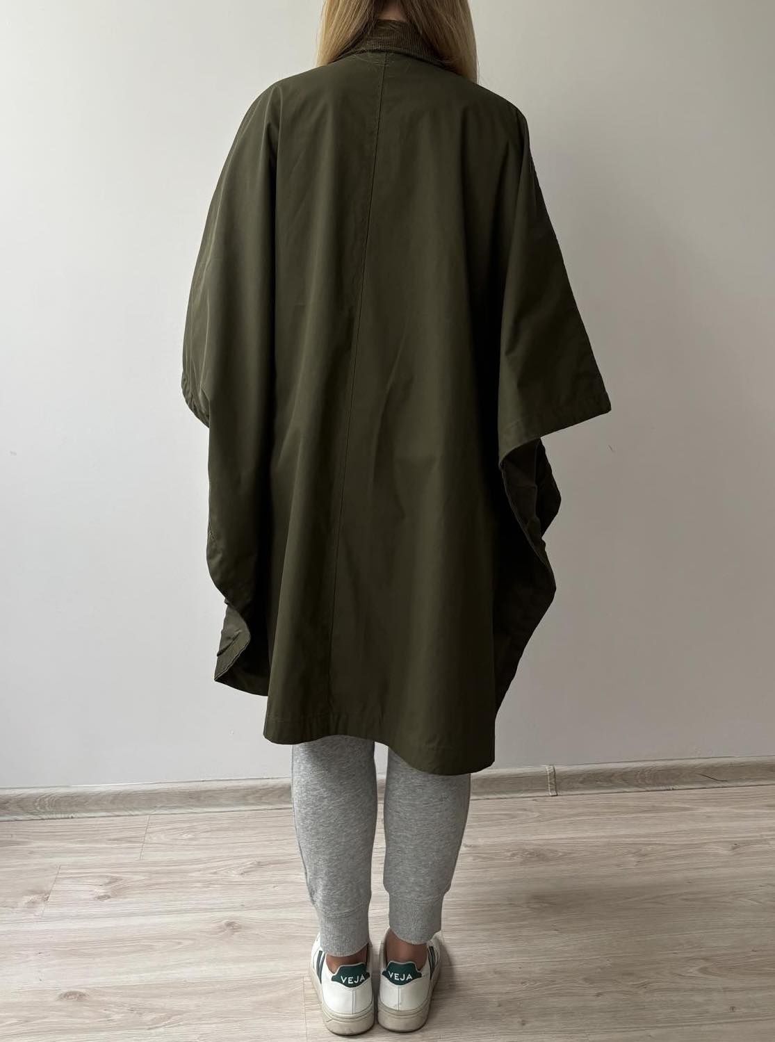 Zara nowe ponczo płaszcz oversize damski M
Rozmiar M
kolor:khaki 
Sta