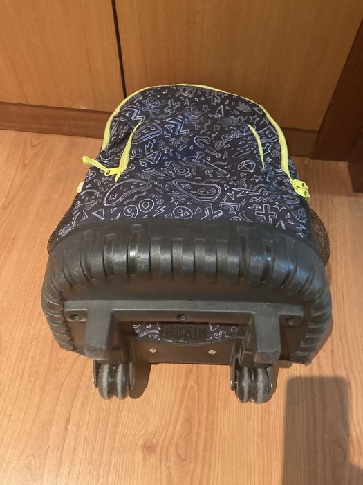 Mochilas   multiusos  com trolei e alcas para por as costas)