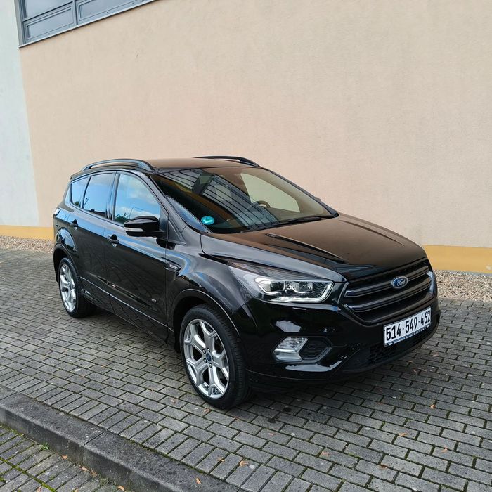 Ford Kuga Ford Kuga St-Line 4x4 Benzyna Automat Panther Black Pearl Max Opcja