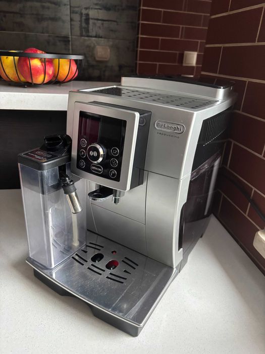 Ekspres ciśnieniowy do kawy DeLonghi cappuccino