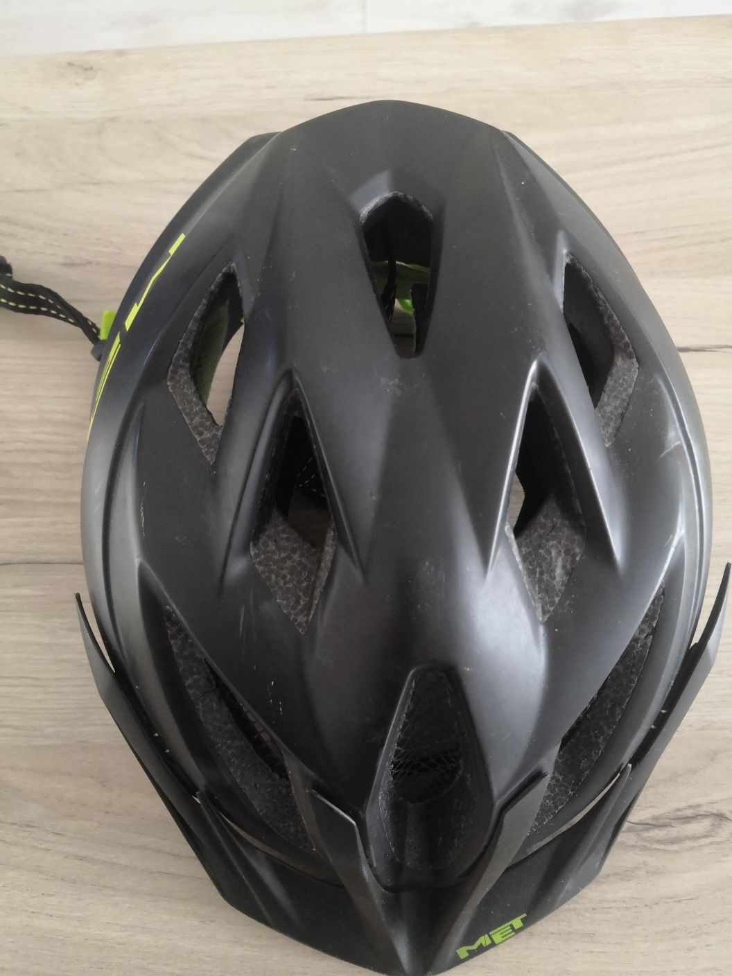 Шлем MET для велосипеда