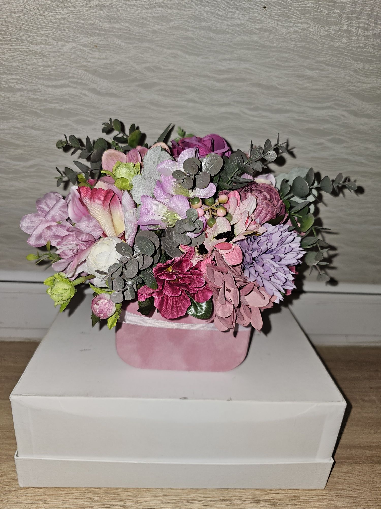 Box kwiatowy Flower box stroik kompozycja zajączek kwiatowa wielkanoc