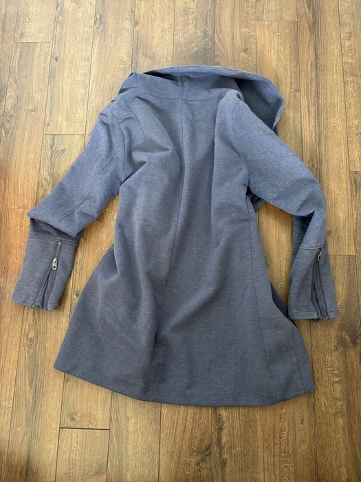 Kurtka_Bluza z podszewką_oversize_narzutka_asymetryczny suwak_jesień