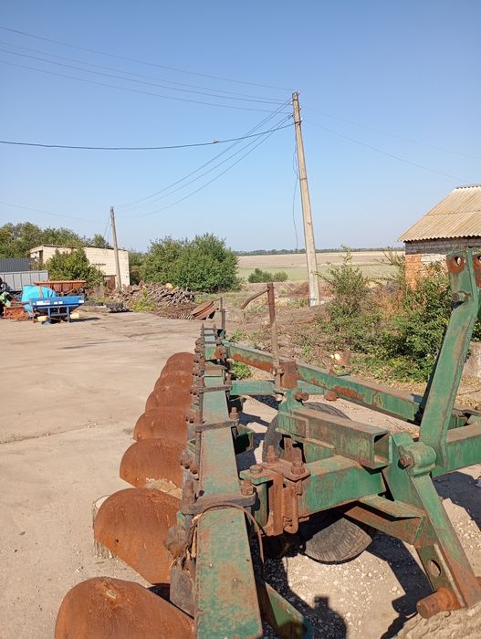 Плуг ПЛН 8-40 в ідеальному стані І