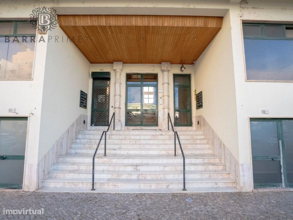 Loja ou escritório óptima localização em Faro