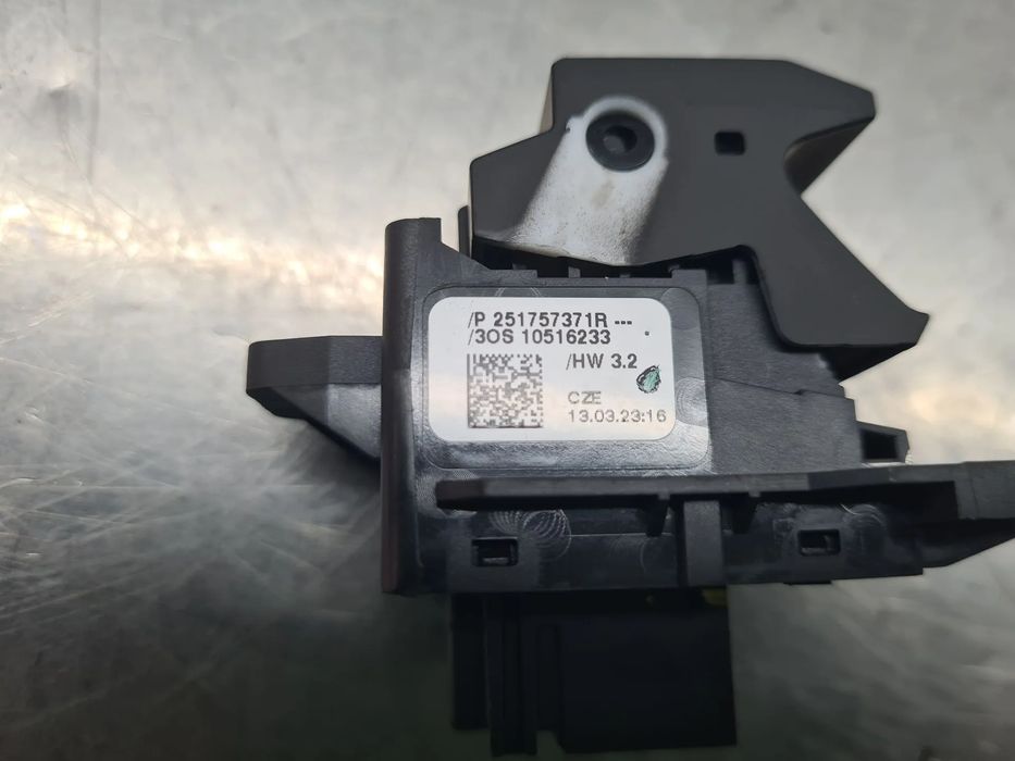 Botão / interruptor travão de parque RENAULT Austral