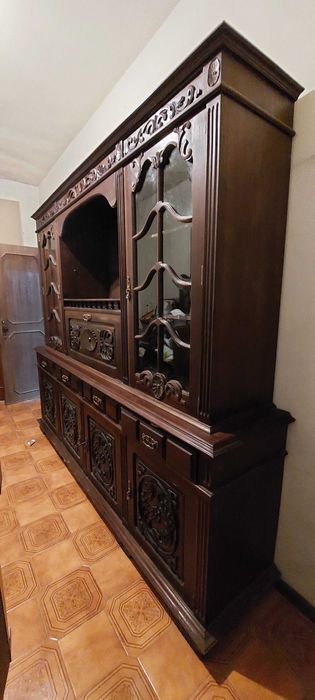 Armario de Sala bem estimado