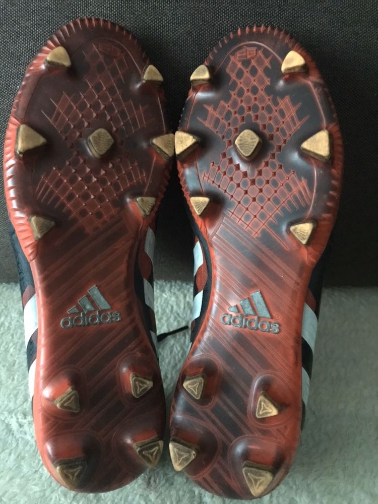 Футбольные бутсы adidas predator